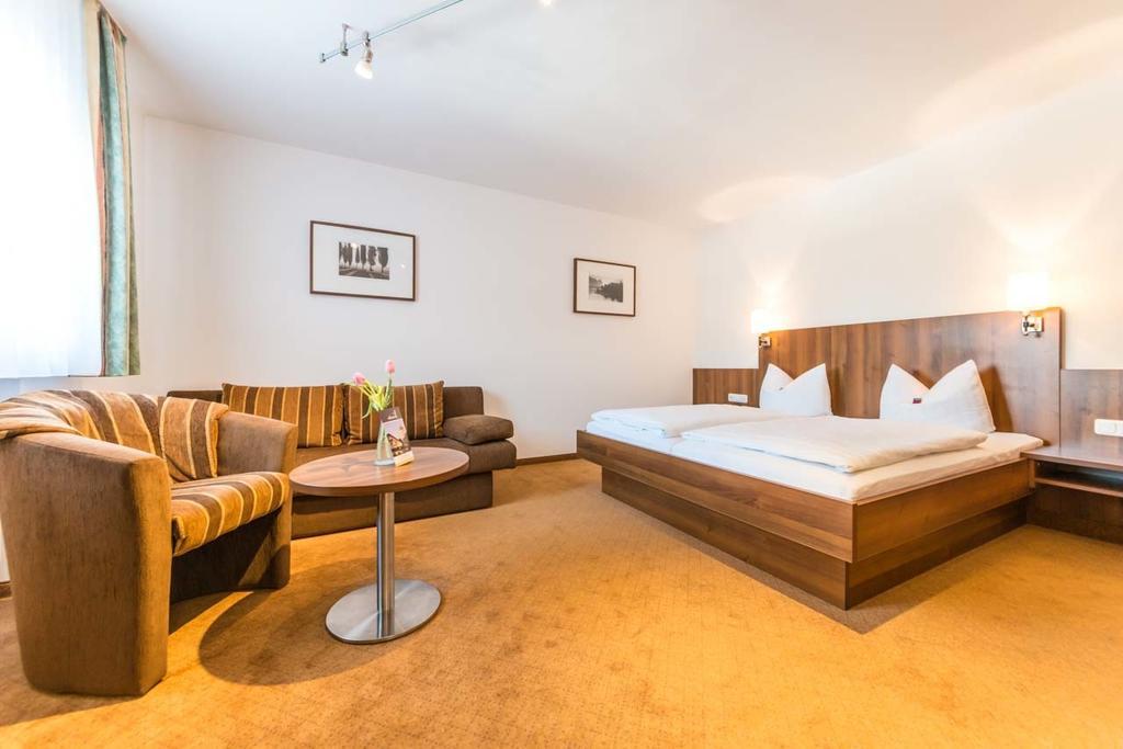 Metzgerei Gasthof Oberhauser - Hotel Zur Post Egling Ngoại thất bức ảnh