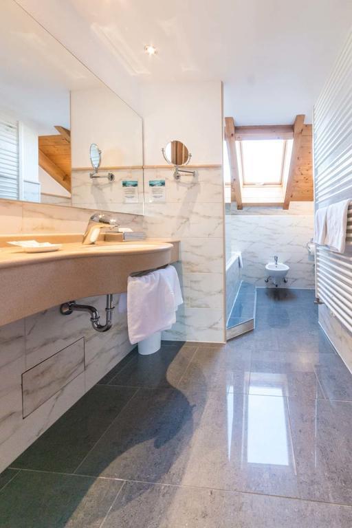 Metzgerei Gasthof Oberhauser - Hotel Zur Post Egling Ngoại thất bức ảnh