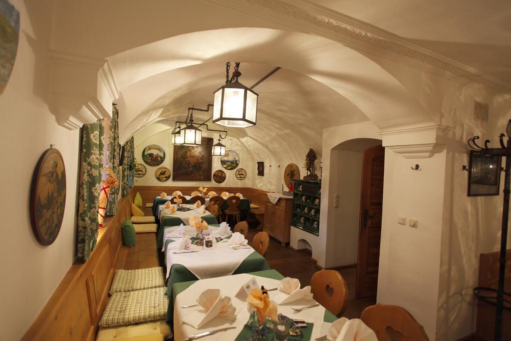 Metzgerei Gasthof Oberhauser - Hotel Zur Post Egling Ngoại thất bức ảnh