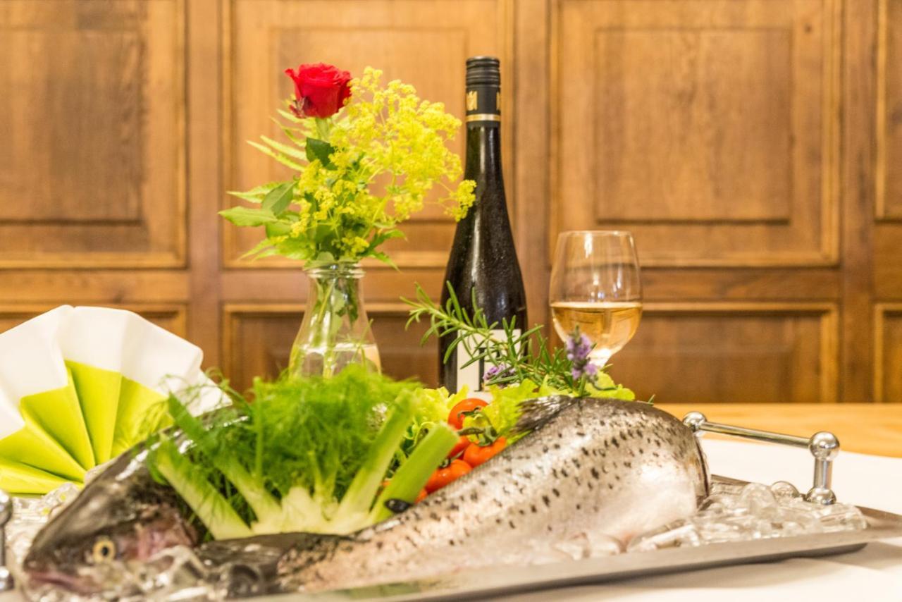 Metzgerei Gasthof Oberhauser - Hotel Zur Post Egling Ngoại thất bức ảnh
